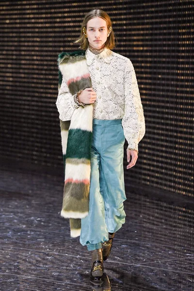 Look 24
